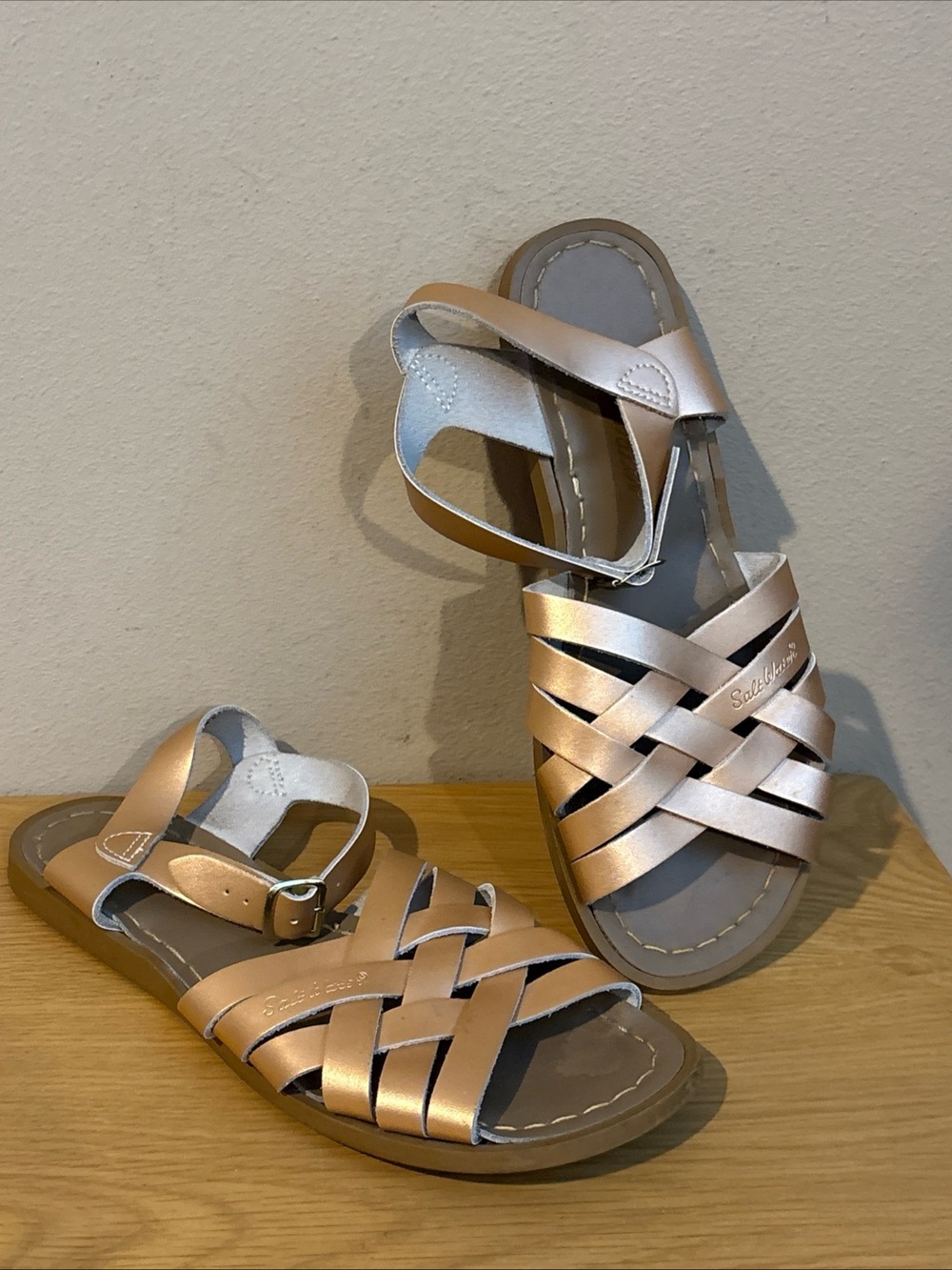 Salt-Water Sandals by Hoy Original Retro Rose Gold Leather Strappy Women's Sz 6